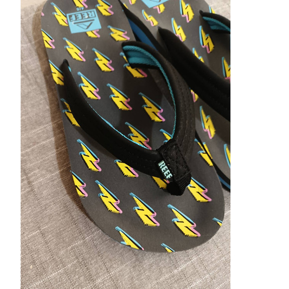 New REEF Boys 4/5 Bolt Up Supportive Flip Flops - Picture 7 of 9